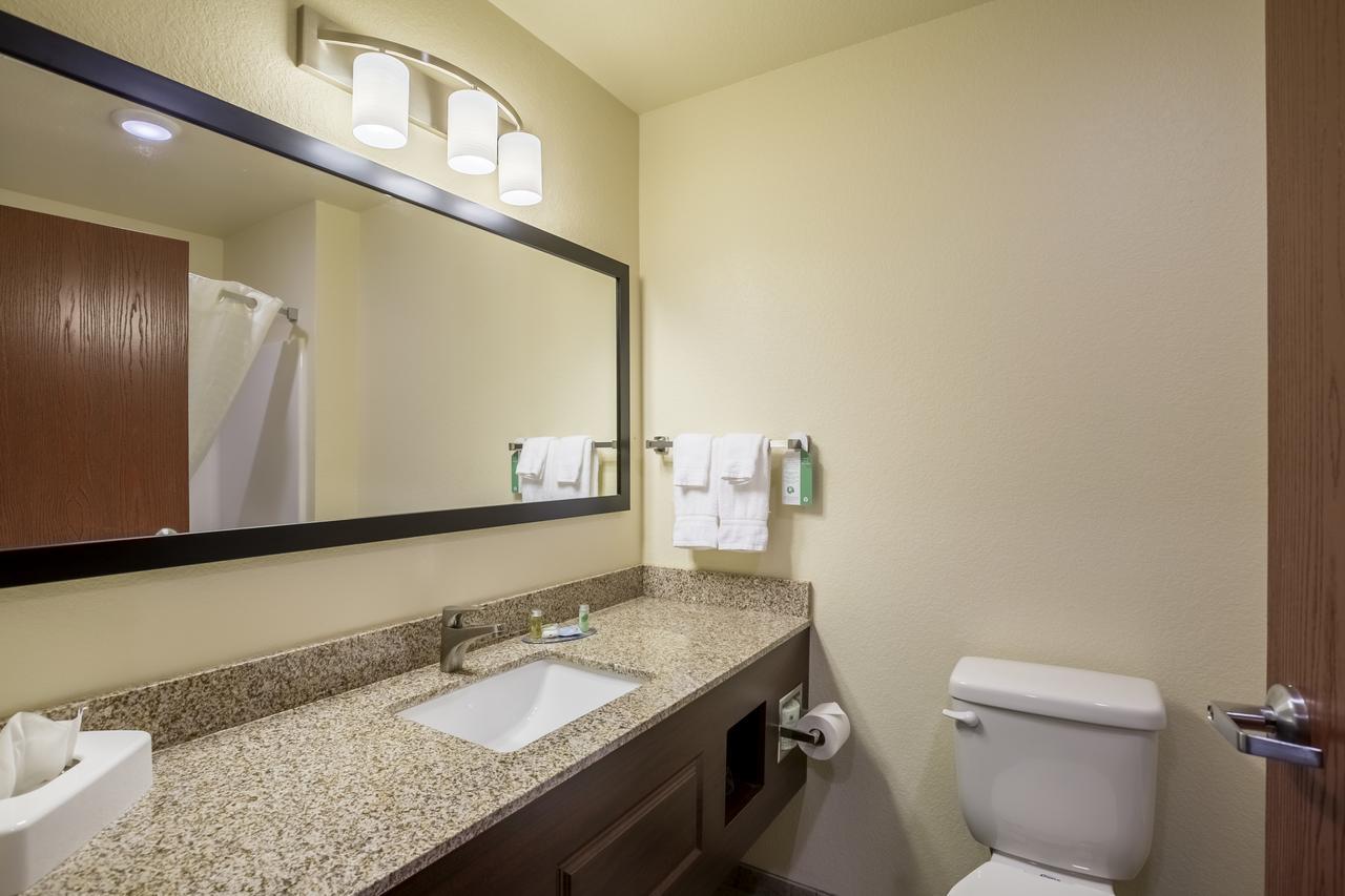 Cobblestone Hotel & Suites Hartford Exteriér fotografie